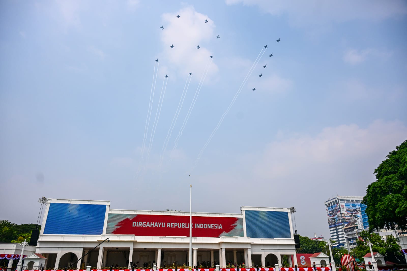 81 Pesawat Bakal Hiasi Langit Istana Saat HUT ke-81 RI, dari Jet Tempur hingga Helikopter