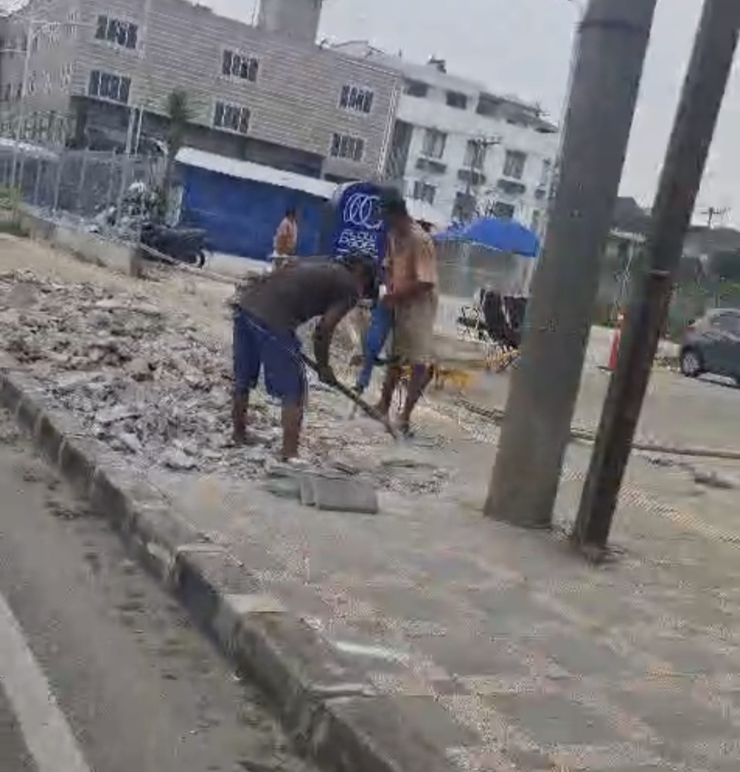Trotoar di Kecamatan Medan Kota, Depan Flow Padel Dibongkar