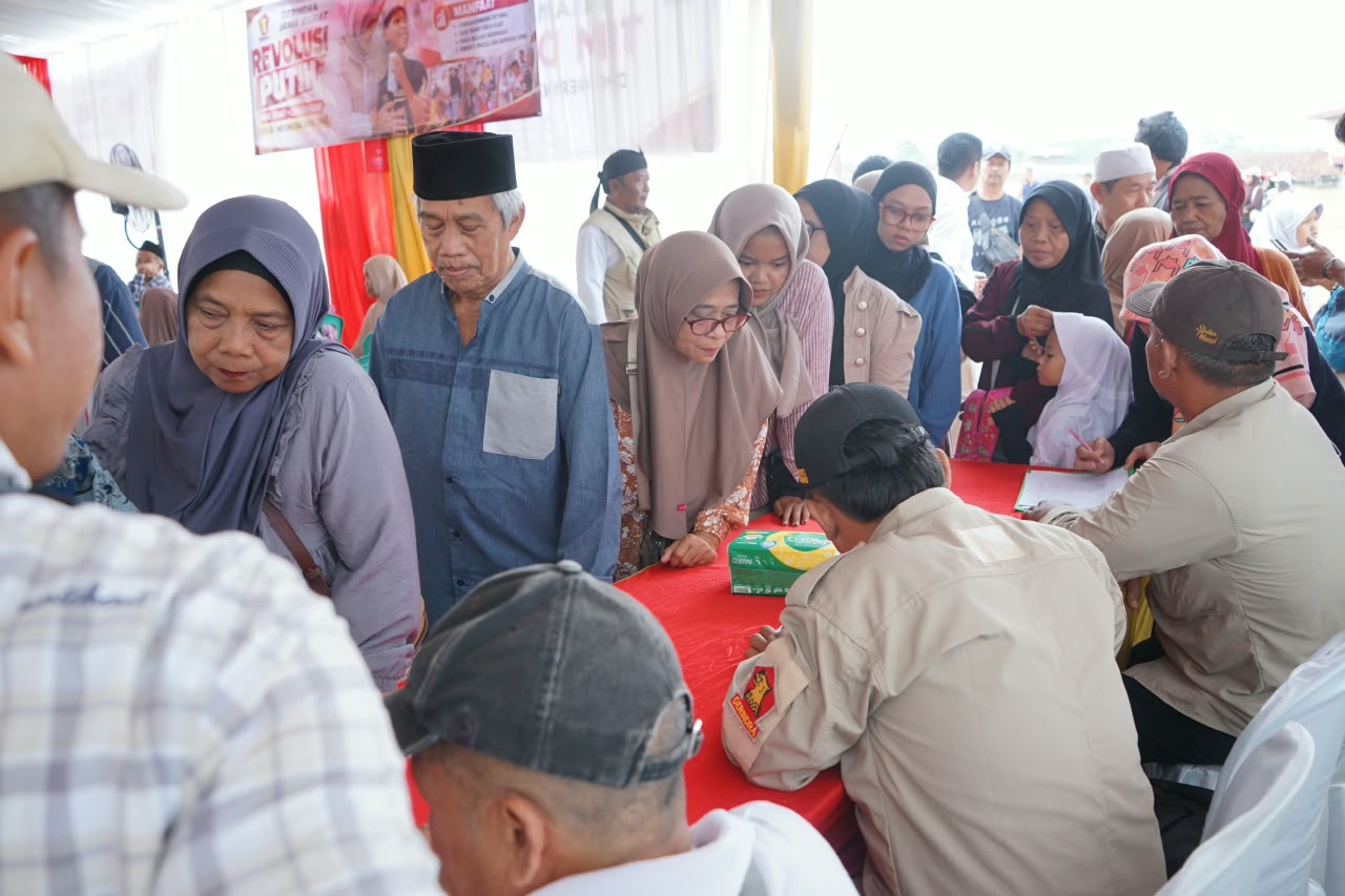 Dokter Keliling Gerindra Sambangi Cineam Tasikmalaya, Ratusan Warga Nikmati Pengobatan Gratis hingga Bantuan Gizi